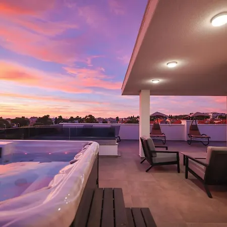 Leonardo Luxury 2 Penthouse With Jacuzzi Zadar