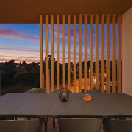 Leonardo Luxury 2 Penthouse With Jacuzzi アパート