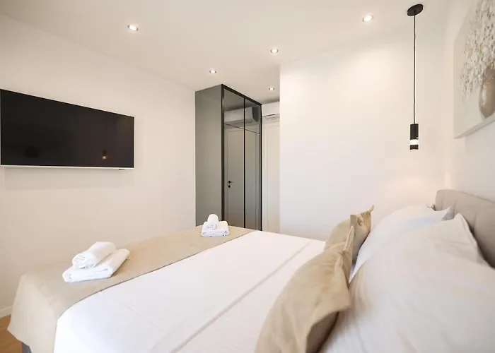 Leonardo Luxury 2 Penthouse With Jacuzzi アパート ザダル