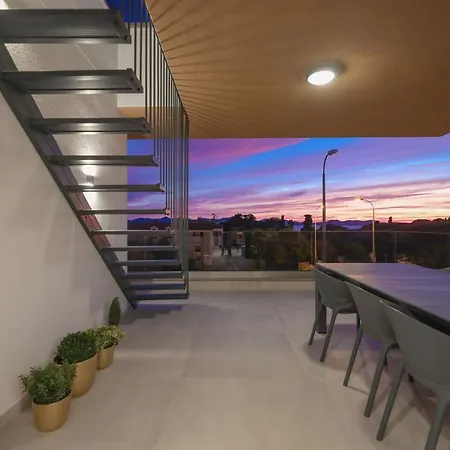 Leonardo Luxury 2 Penthouse With Jacuzzi Апартаменты Задар