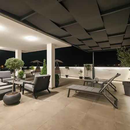 Leonardo Luxury 2 Penthouse With Jacuzzi זאדאר