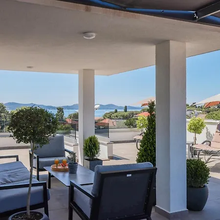 Leonardo Luxury 2 Penthouse With Jacuzzi شقة *